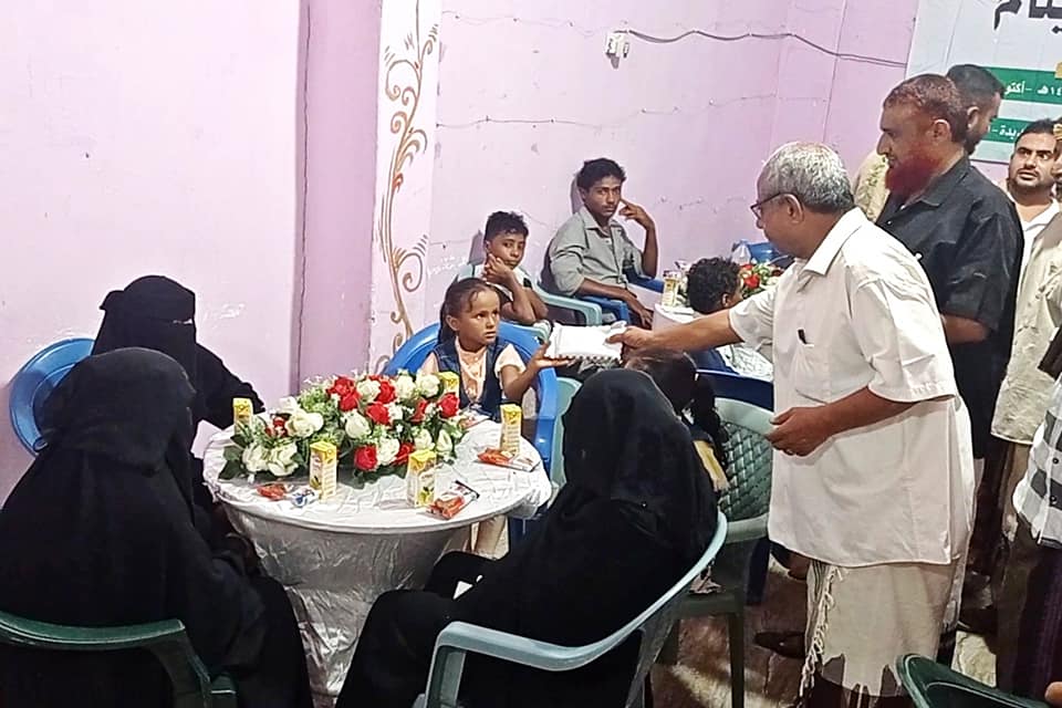 زيارة محافظ الحديده لمطاحن البحر الاحمر